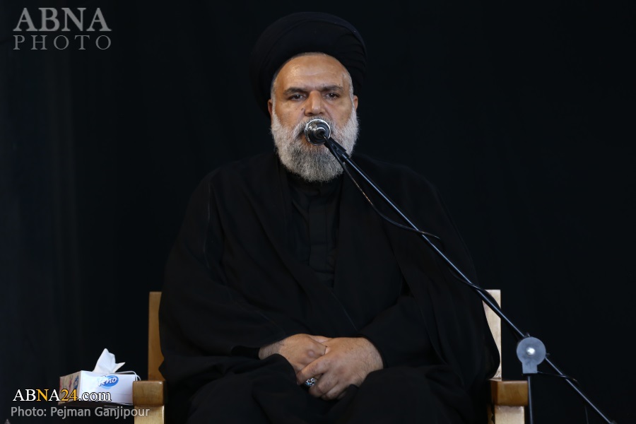 تقرير مصور/ مجلس عزاء في مسجد "نوبازار" باصفهان بمناسبة استشهاد الامام الحسن العسكري(ع)
