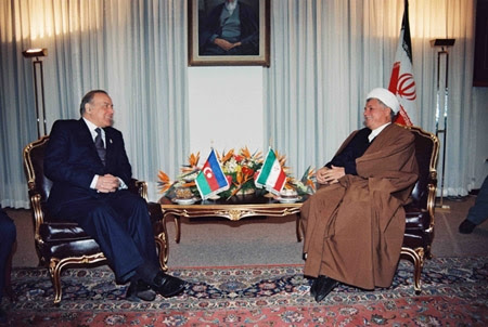 1993-cü ildə Azərbaycan Respublikasına səfər etmiş Mərhum prezident Haşimi Rəfsəncaninin Bakı xatirələri (Hissə 1)