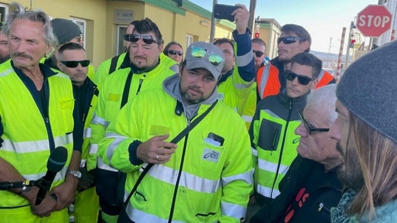 Portuali di Trieste, sciopero continua: Puzzer si dimette dal sindacato