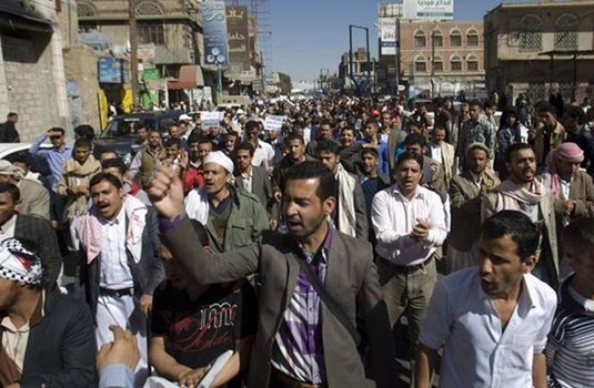 مظاهرات في لحج جنوب اليمن احتجاجا على سوء الأوضاع المعيشية 