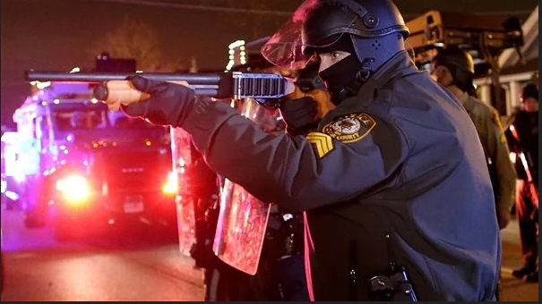 مقتل 3 أشخاص برصاص شرطي في ولاية أركنساس الأمريكية