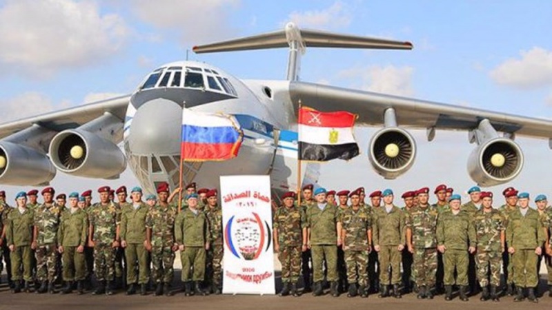 Parachutistes russes au Sinaï?