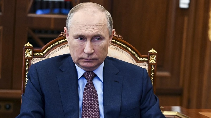 Covid: Putin approva lo stop al lavoro per una settimana