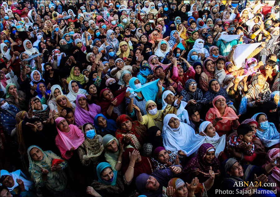 Muslims in Kashmir mark birthday anniversary of Prophet Muhammad (PBUH) / +Photos