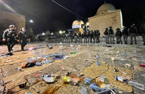 عشرات المعتقلين والمصابين بمواجهات في القدس