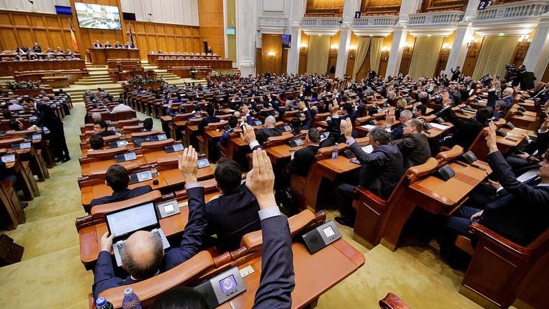 Румынија парламенти сечилмиш баш назирин һөкумәтини рәдд едиб