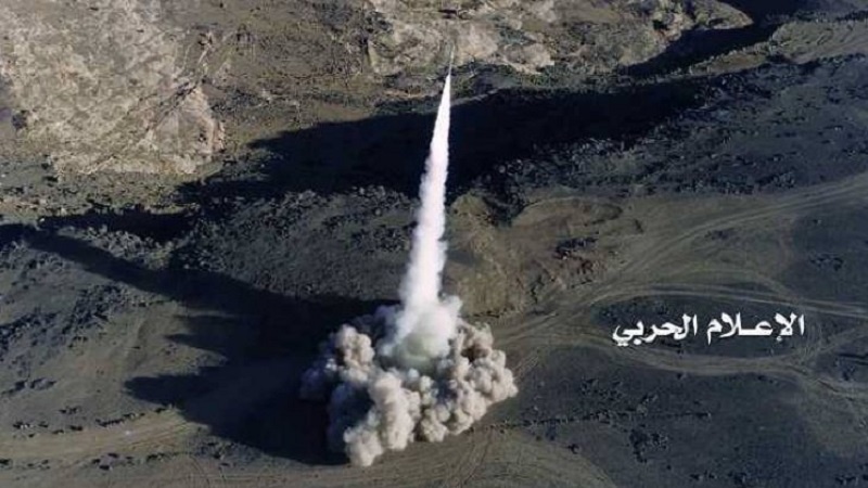 ریاض میں دھماکہ اور آتشزدگی، جیزان میں فوجی ٹھکانوں پر میزائل کی بارش