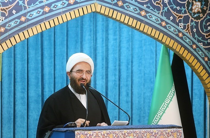 خطيب جمعة طهران: اليوم لا خيار أمام الإرهابيين الأمريكيين سوى مغادرة العراق