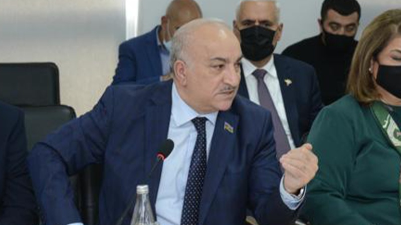 Депутат кәндләрдәки ишсизлик вә јохсуллугдан ҝилејләниб