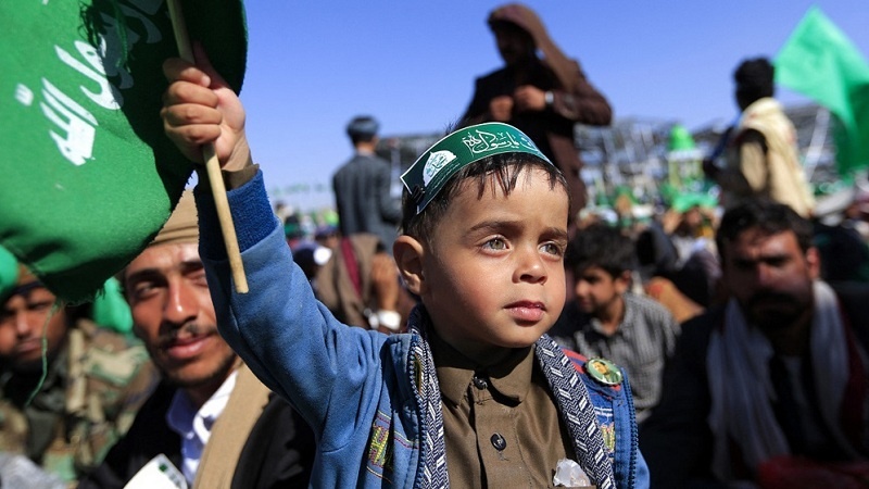 یمنی فورسز کی کامیابیوں اور مزاحمت کی حمایت میں یمنی عوام کا مظاہرہ