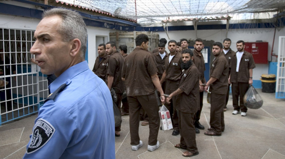 Palestinian prisoners suspend hunger strike, declare 'victory' 