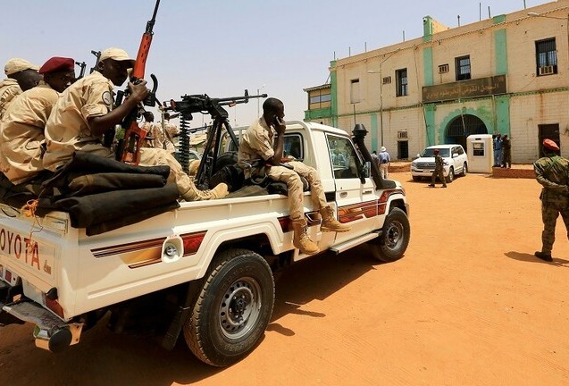السودان: الجيش يفرض إجراءات أمنية مشددة في محيط سجن البشير
