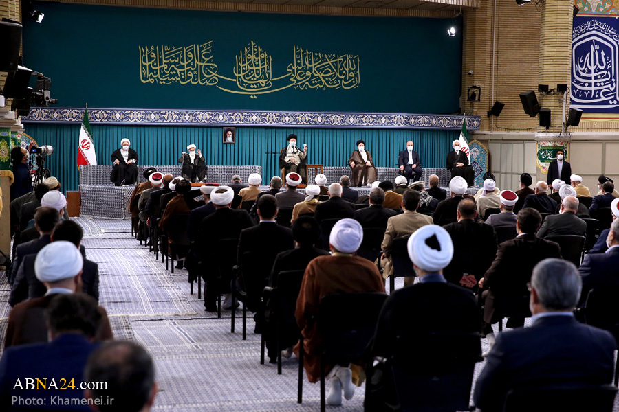 تقرير مصور/ قائد الثورة يستقبل المشاركين في المؤتمر الدولي الخامس والثلاثين للوحدة الاسلامية