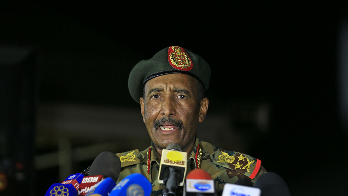 البرهان يعلن حل مجلس السيادة الانتقالي ومجلس الوزراء وحالة الطوارئ في السودان