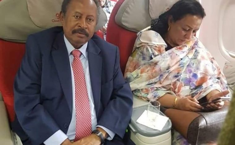 قوة عسكرية تختطف رئيس الوزراء السوداني وزوجته في الخرطوم