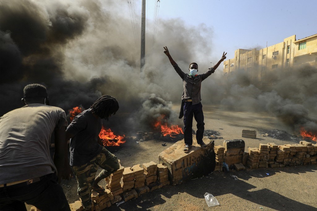 وزارة الإعلام السودانية: ما حدث في البلاد انقلاب عسكري متكامل الأركان وندعو لإطلاق سراح المعتقلين