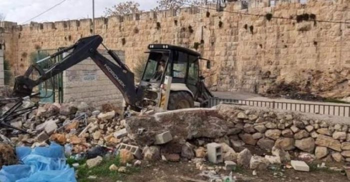 الاحتلال الإسرائيلي يستأنف أعمال تخريب المقبرة اليوسفيّة في القدس