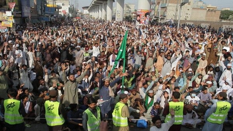 Pakistan'da Fransa karşıtı gösteri