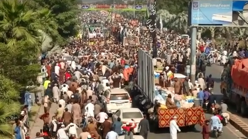راستے میں کئی رکاوٹوں کے باوجود کالعدم تحریک کا اسلام آباد کی طرف مارچ جاری