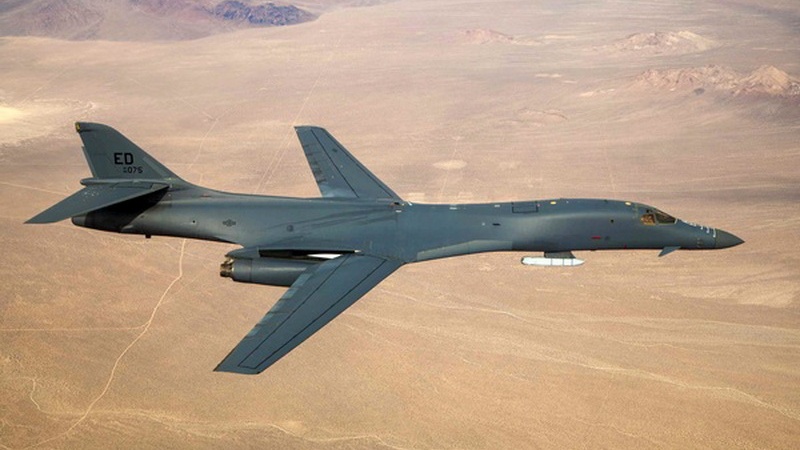 Пролет американского стратегического бомбардировщика B-1B над Персидским заливом и Ближним Востоком