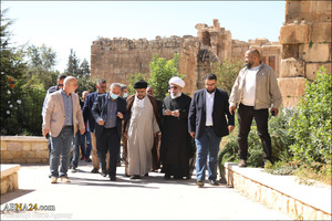 En image – Le Secrétaire général de l’Assemblée mondiale Ahl ul-Bayt (a.s.) en visite au Temple historique de Baalbek 