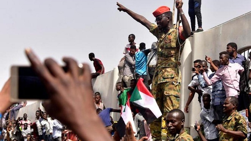 Sudan: dimostranti anti-golpe bloccano strade