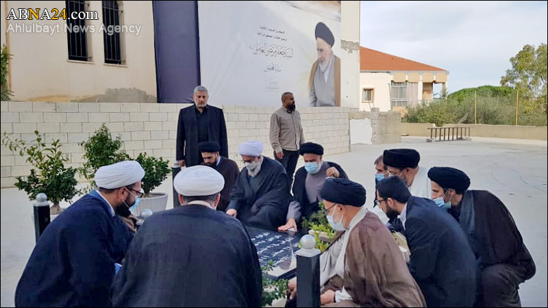 Ayatollah Ramezani kunjungi di makam Allahyarham Allameh "Seyyed Jafar Morteza Al-Ameli" + Foto