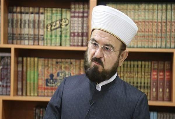 Top Sunni cleric calls for legal committee to defend rights of Muslim minorities