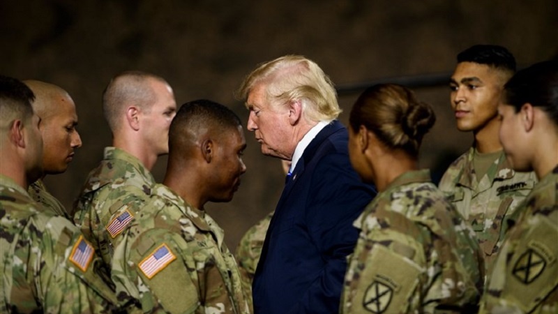 トランプ氏、「米軍の信頼は失墜し、政府は敗北した」