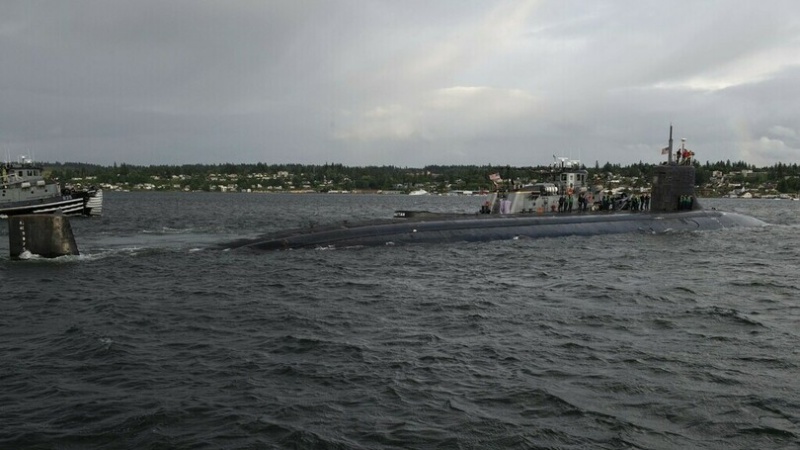米海軍、「原潜は南シナ海で未知の海山に衝突」