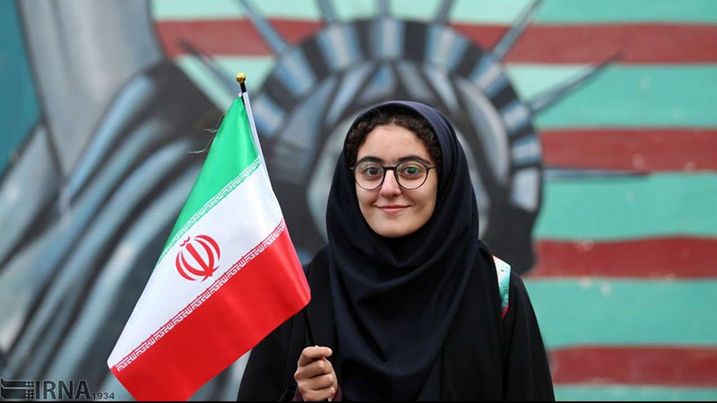 アーバーン月13日、世界の覇権主義に対するイラン国民の抵抗と勝利の日