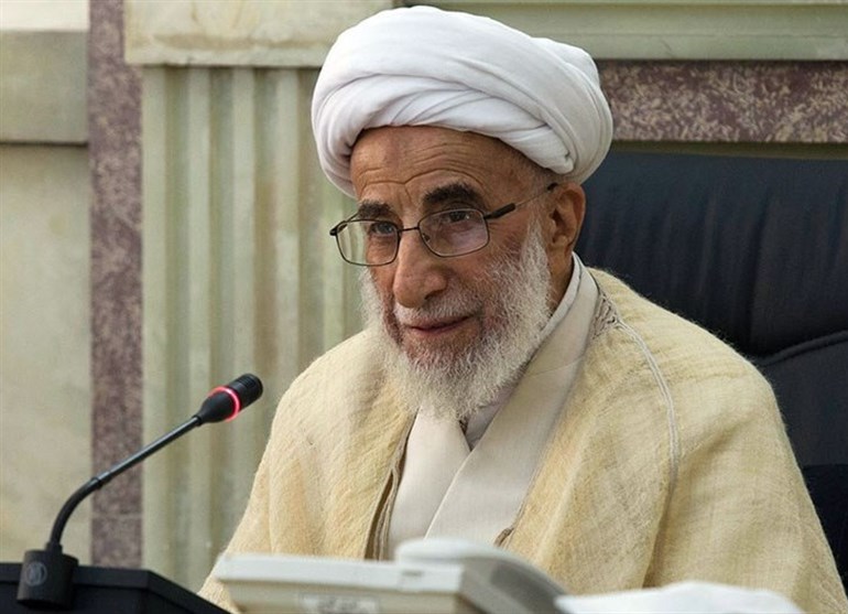 آية الله جنتي: السيطرة على وكر التجسس حطم الهیمنة الأمريكية