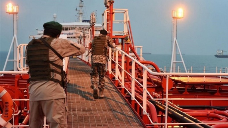 Oil minister thanks IRGC forces for rescuing Iranian oil from American pirates