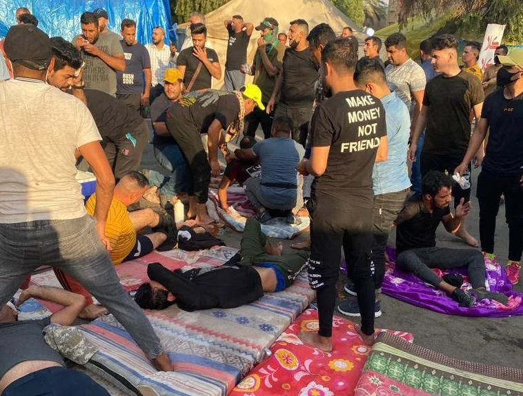 اصابات في صفوف المتظاهرين السلميين الرافضين لتزوير الانتخابات جراء الرصاص الحي قرب بوابة الخضراء