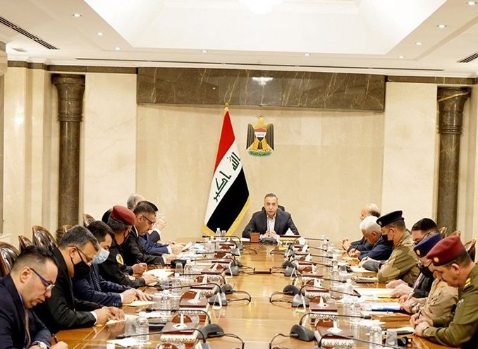 مصطفى الكاظمي يجتمع مع القيادات الامنية بعد صدامات الخضراء