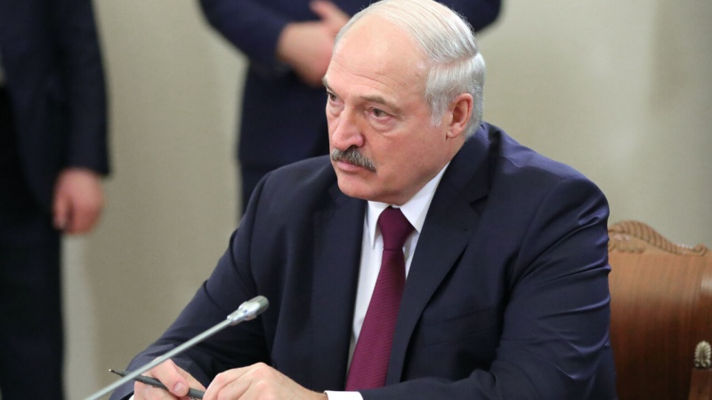 Lukaşenko, Putin'e Kırım yarımadasına davet edilmeyi reddetmesinden şikayet etti