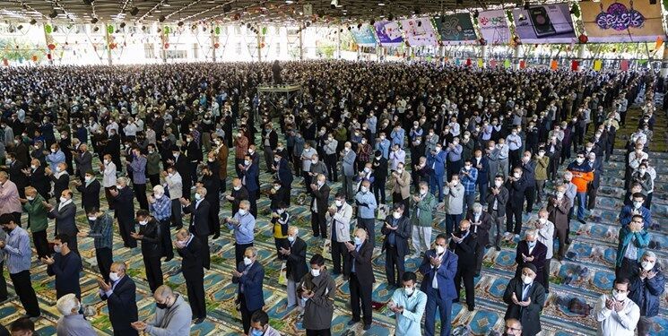 Tehran holds magnificent Friday prayers despite rainfall