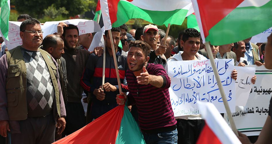Six Palestinian prisoners persist in their open hunger strike