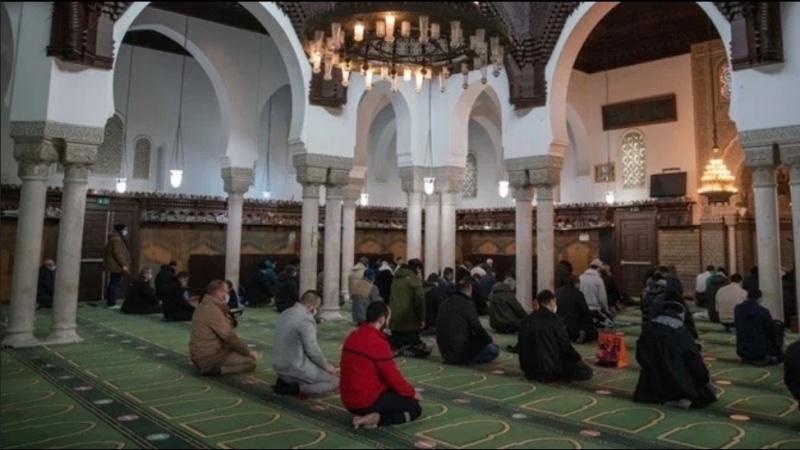 Fransa'da 3 camiye İslam karşıtı saldırı düzenlendi