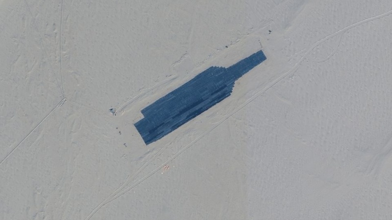 中国軍が、米空母などの実物大模型を作成