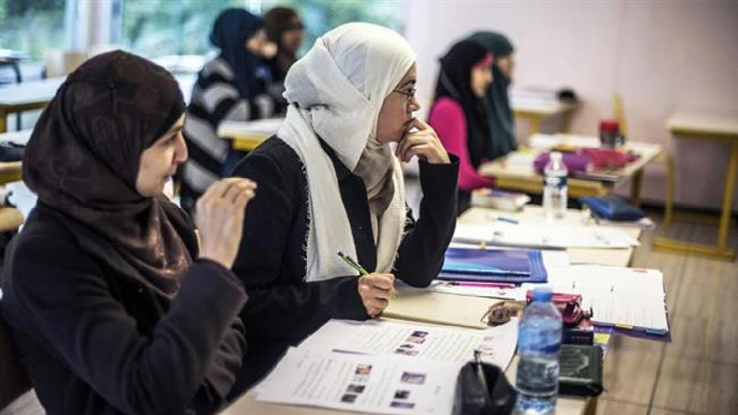 ​Masar: Azhar Ta Mayar Da Martani Kan Hana Saka Hijabi A Makaranta A Spain