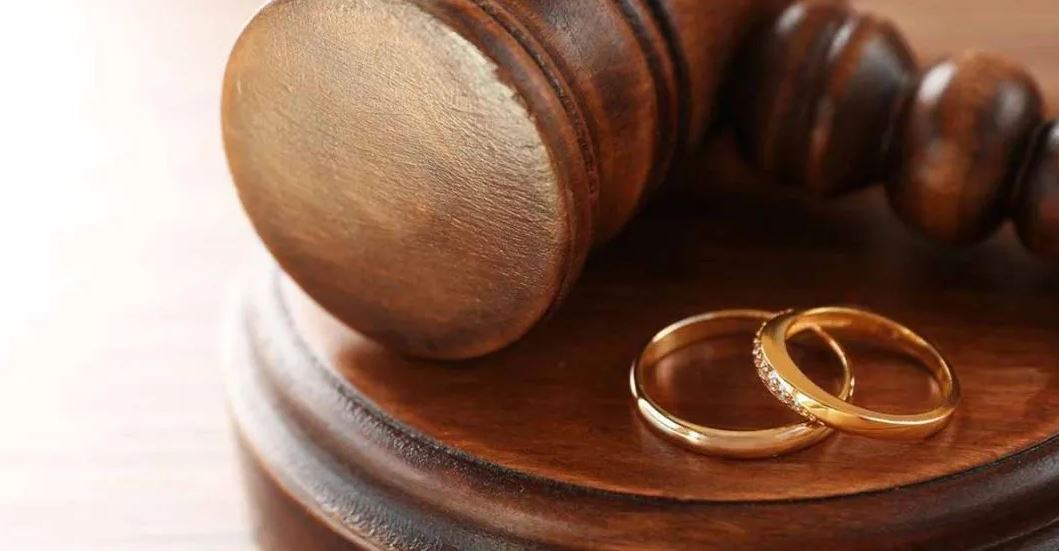 Abu Dhabi ruler issues decree allowing non-Muslims to marry, divorce under civil law