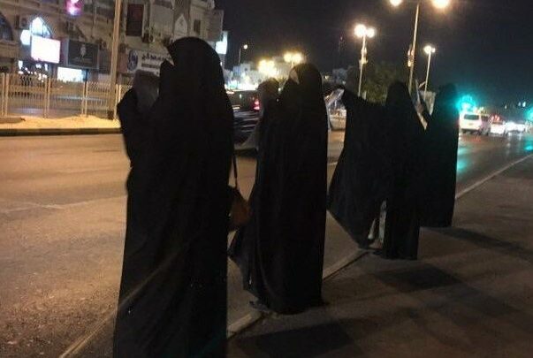 أهالي بلدة السنابس يعلنون تضامنهم مع الأكاديمي "الجليل السنكيس"