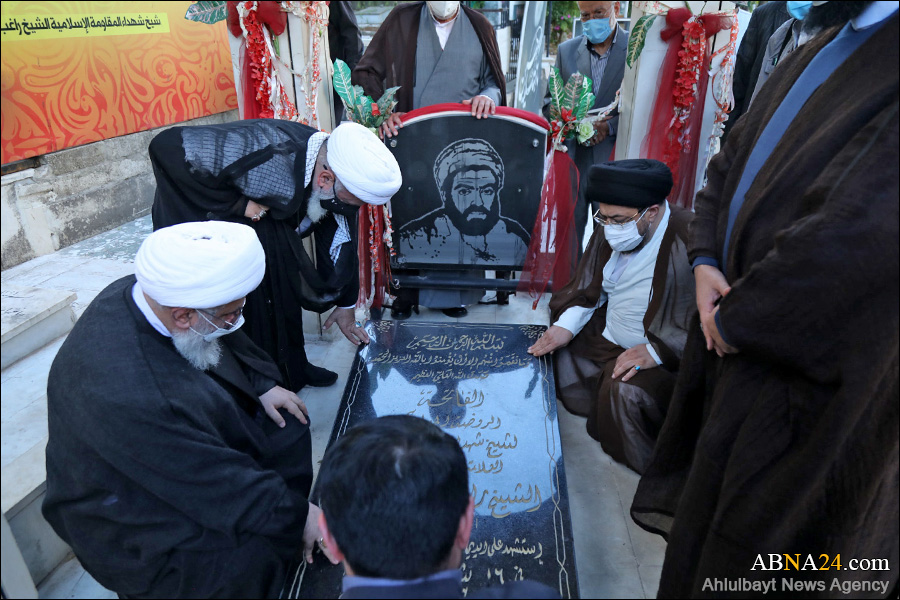 Foto Haber / Ayetullah Ramazani’nin Şehit Ragıb Harb’in Kabrini Ziyareti