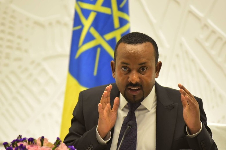 مكالمة غاضبة لأبي أحمد كشف لبينيت حقيقة من تم إجلاؤهم إلى إسرائيل من إثيوبيا