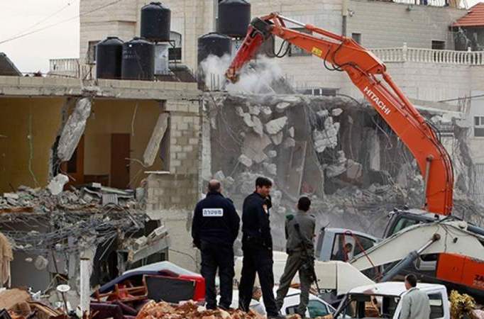 قوات العدو الصهيوني تهدم ثلاثة منازل فلسطينية في بيت لحم