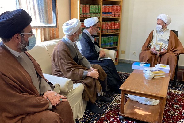 Ayatollah Sobhani: Introducing great Islamic figures essential