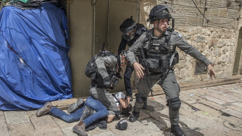 467 Palestinians detained by Israeli Occupation in October, 15 arrests per day