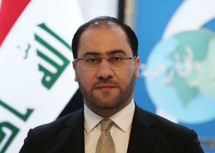 العراق يوقف رحلات الطيران المباشر الى بيلاروسيا ويسحب رخصة قنصليته