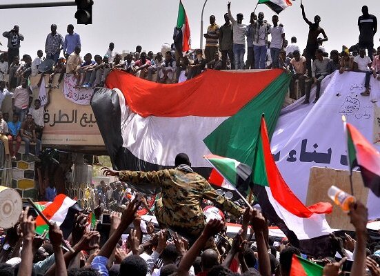 احتجاجات في العاصمة السودانية تطالب بحكم انتقالي غير قمعي